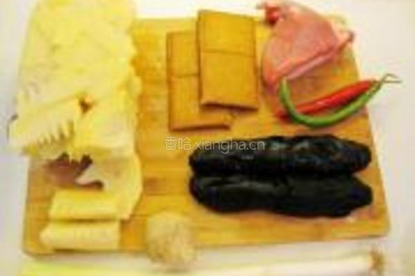 豆腐干炒乌元海参的做法图解1