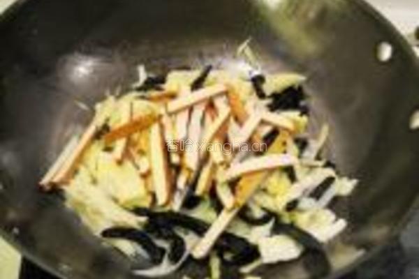豆腐干炒乌元海参的做法图解9