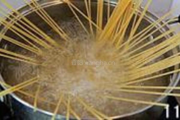 蒜香番茄鳀鱼面的做法图解11