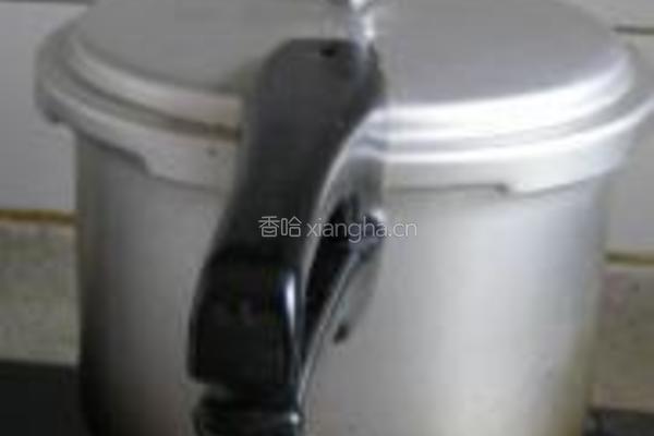 红烧猪蹄炖黄豆的做法图解8
