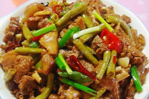 酸豆角烧鸭