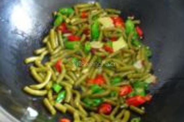 酸豆角烧鸭的做法图解11