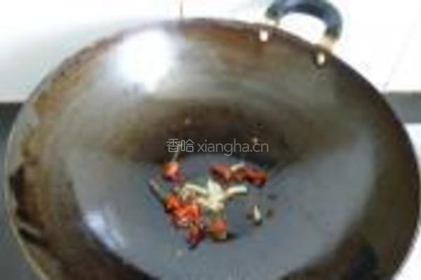 炒酸辣蕨菜的做法图解4