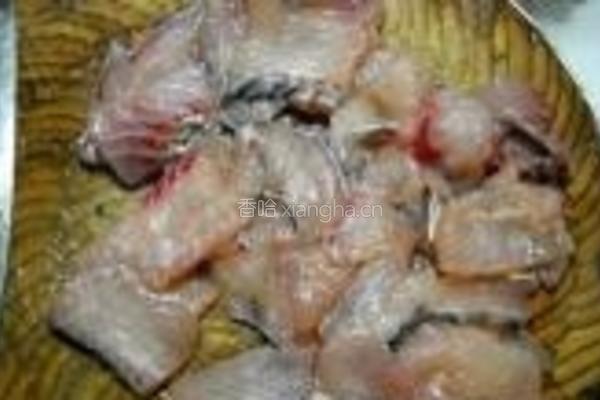 雪菜蒸鱼豆腐的做法图解1