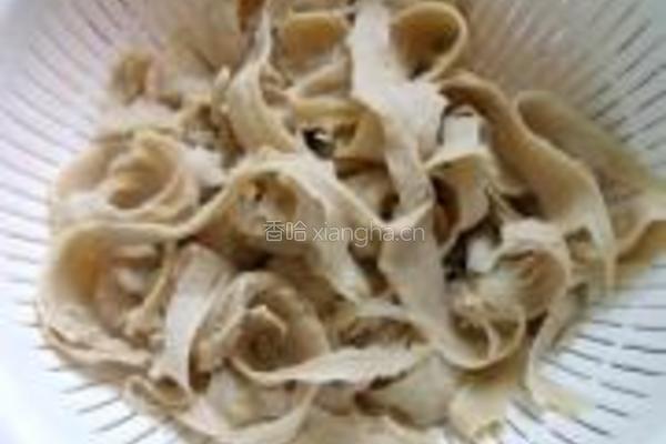 孜然炒面筋的做法图解1
