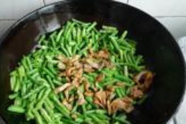 酱炒嫩豆角的做法图解5