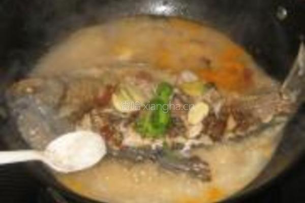 红油豆瓣酱烧鳊鱼的做法图解5