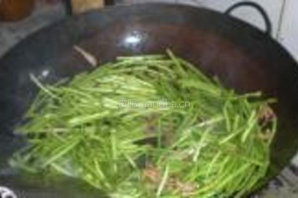 芦蒿炒腊肉的做法图解4