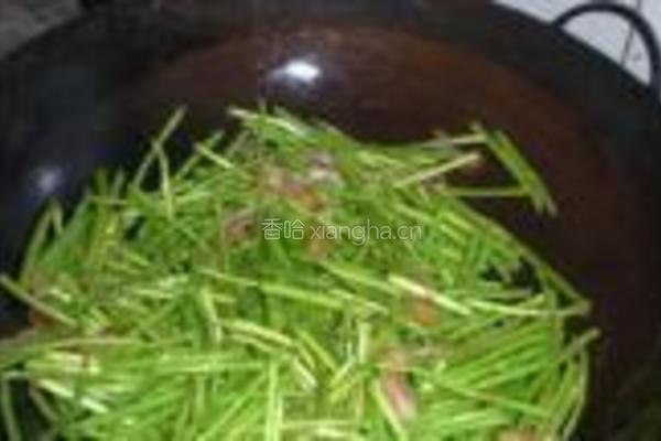芦蒿炒腊肉的做法图解5