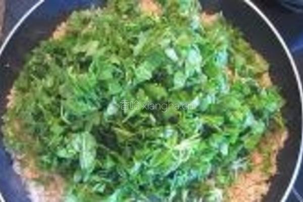 荠菜吞拿鱼炒饭的做法图解7