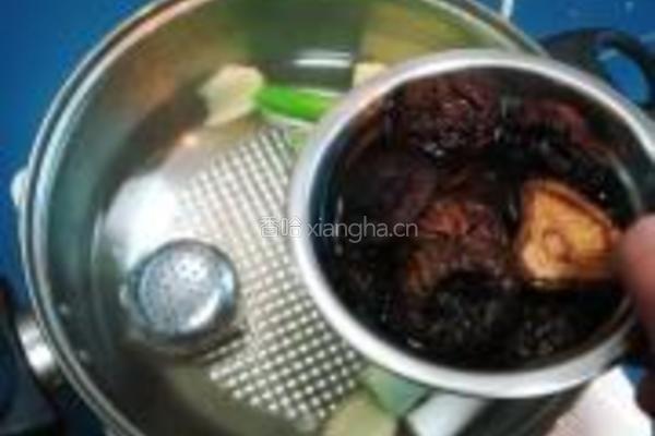 猪肉炖粉条的做法图解4