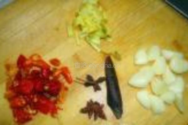毛豆焖三黄鸡的做法图解2