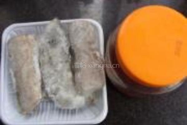 腐乳带鱼的做法图解1
