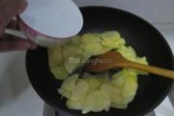 土豆辣椒西红柿的做法图解1