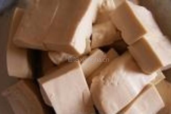 鲢鱼炖豆腐的做法图解3