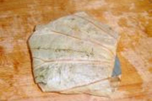 荷叶蒸肉的做法图解4