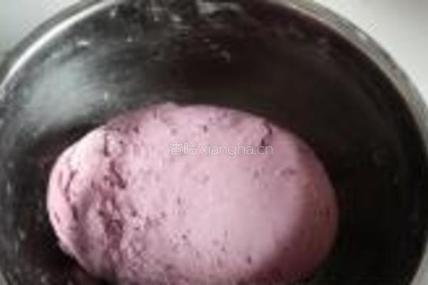 紫薯绿茶双色馒头的做法图解5