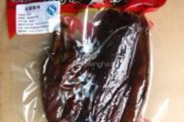 红椒炒腊肉的做法图解1