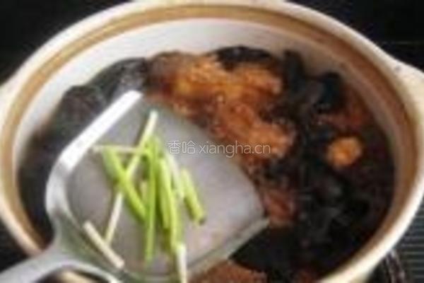 豆腐木耳炖咸青鱼的做法图解11