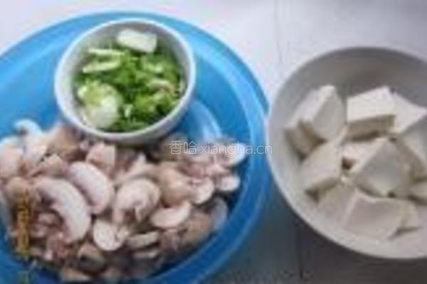 口蘑烩豆腐的做法图解2