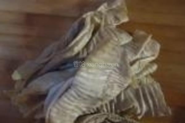 大葱炒豆皮的做法图解1