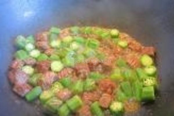 秋葵果仁炒牛肉粒的做法图解6