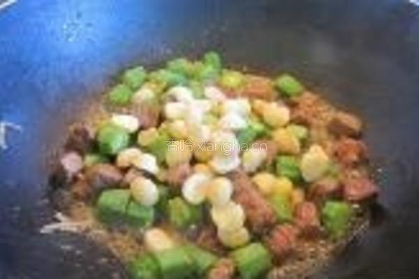 秋葵果仁炒牛肉粒的做法图解7