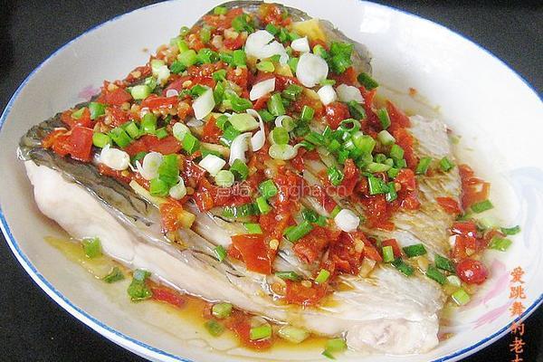 蒜味剁椒蒸青鱼