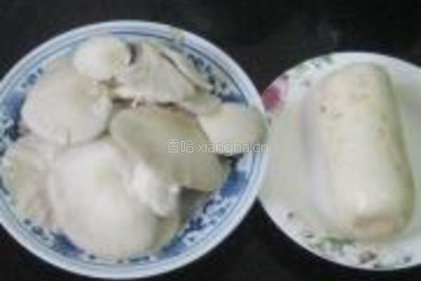 平菇萝卜汤的做法图解1