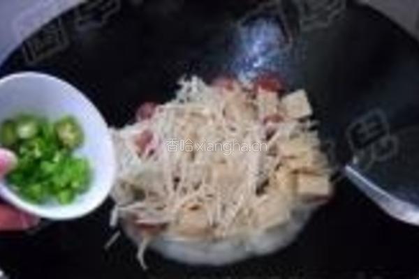 金针菇炖冻豆腐的做法图解9