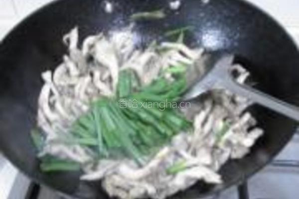 大蒜姬菇炒肉片的做法图解8