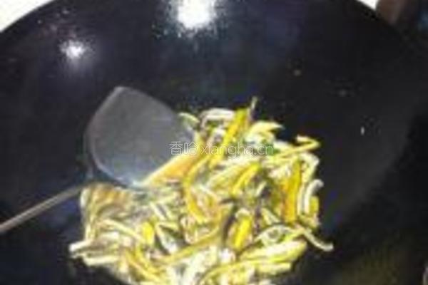 韭菜豆芽爆鳝丝的做法图解5