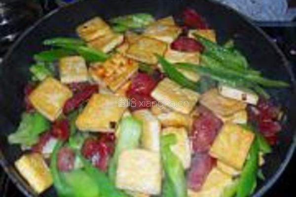 腊肠烧豆腐的做法图解10