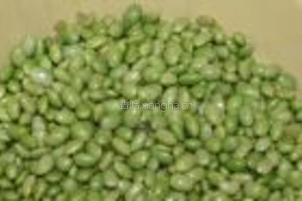 腊肠炒青豆的做法图解1