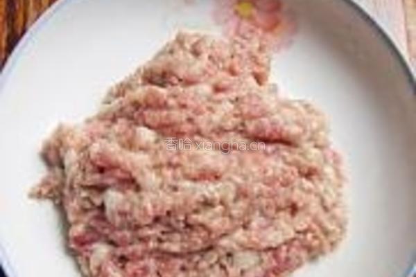 鹌鹑蛋蒸肉饼的做法图解2
