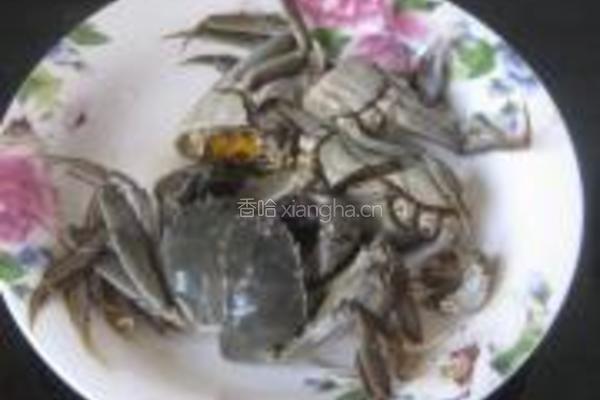 河蟹毛豆汤的做法图解2