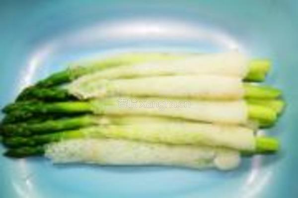 上汤竹荪扒芦笋的做法图解2