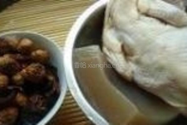 松茸魔芋烧仔鸡的做法图解1