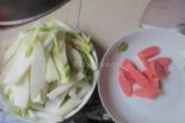 芥蓝炒香肠的做法图解1