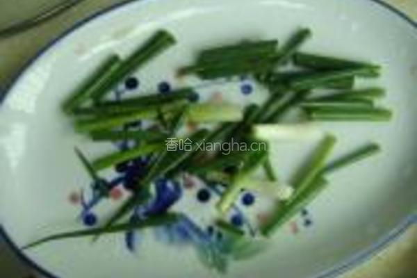 紫苏蒸鱼头的做法图解3