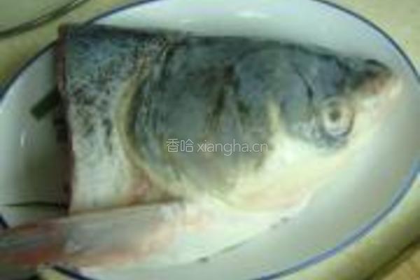 紫苏蒸鱼头的做法图解4