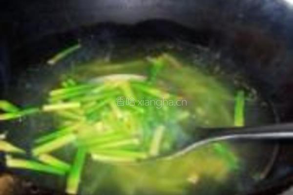 肉丝蒜苗的做法图解2