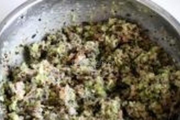 黄瓜猪肉木耳水饺的做法图解6