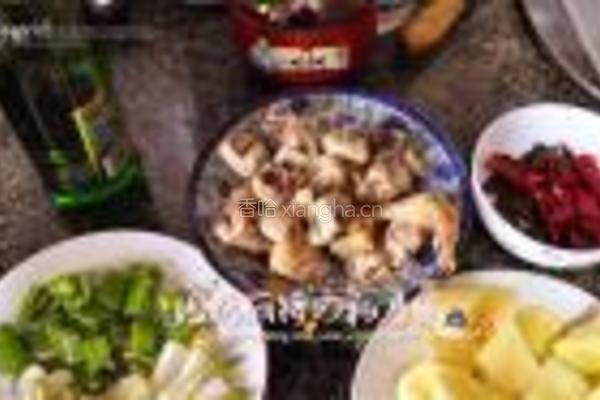 新疆大盘鸡的做法图解1