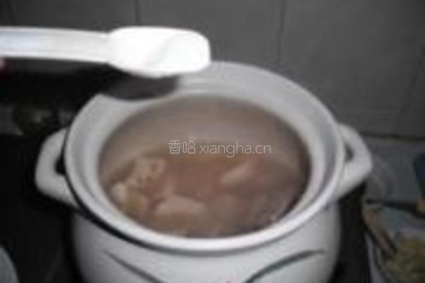 菜脯莲藕煲排骨的做法图解8