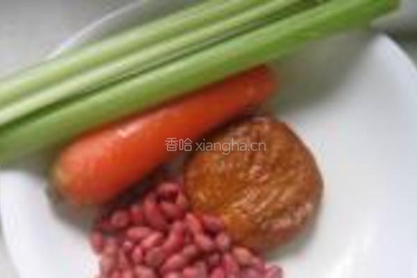 西芹香干拌花生的做法图解1