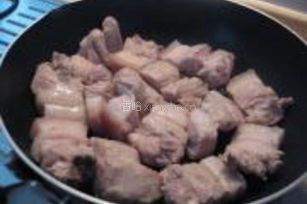 红烧肉焖豆角干的做法图解1