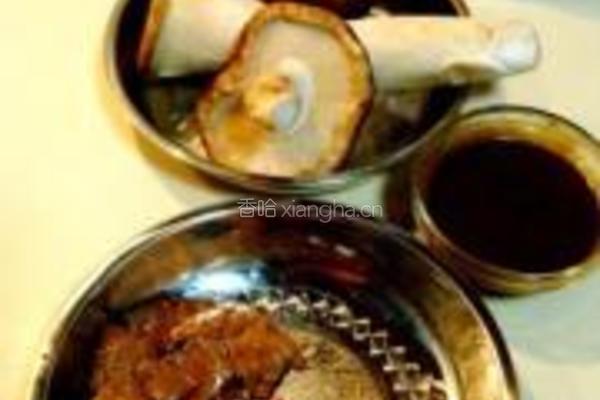 蘑菇豆干炸酱面的做法图解1