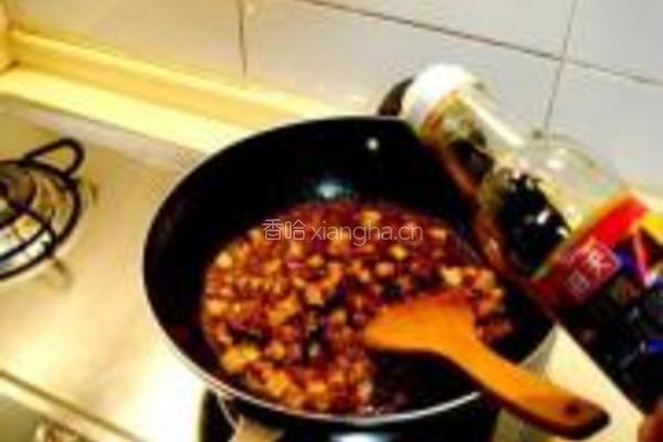 蘑菇豆干炸酱面的做法图解8