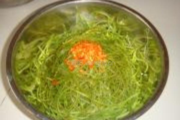 辣拌蒜苗丝的做法图解4